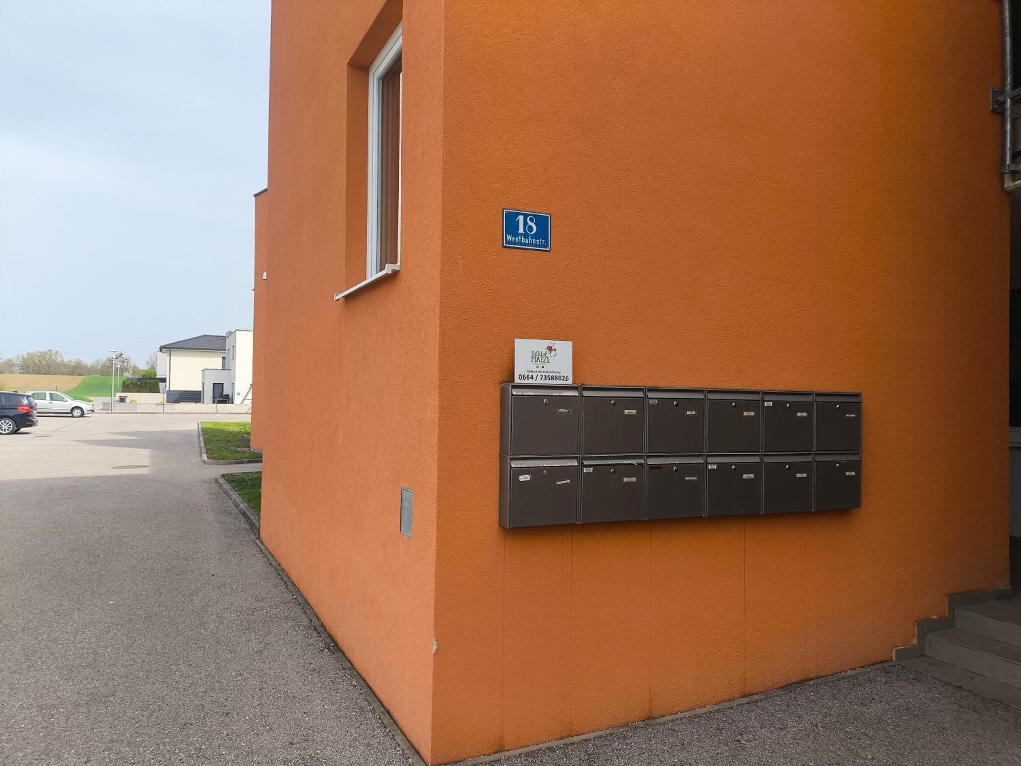 Schlafplatzl Hotel Marchtrenk Kültér fotó