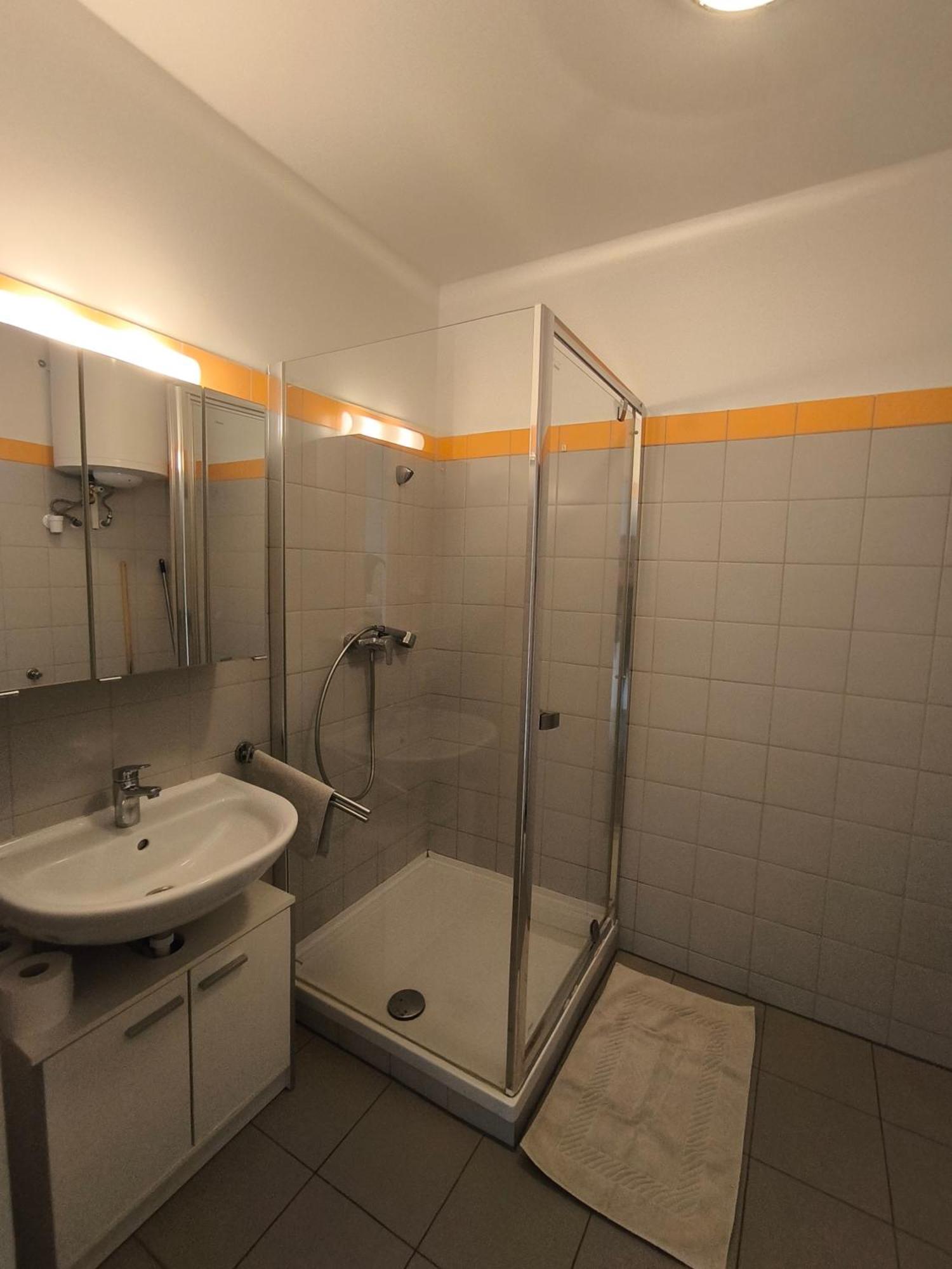 Schlafplatzl Hotel Marchtrenk Kültér fotó