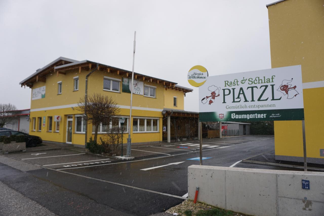 Schlafplatzl Hotel Marchtrenk Kültér fotó