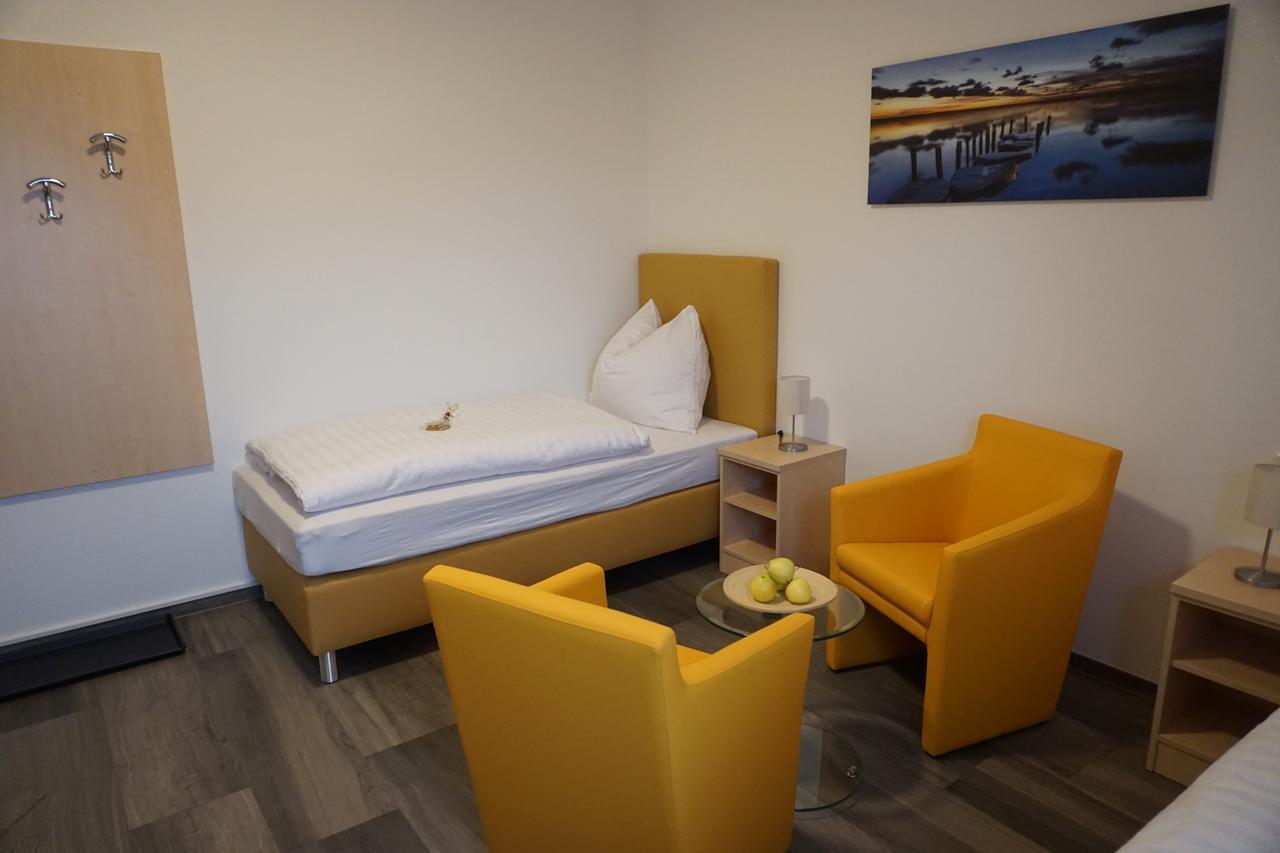 Schlafplatzl Hotel Marchtrenk Kültér fotó