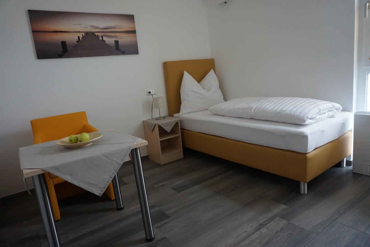 Schlafplatzl Hotel Marchtrenk Kültér fotó