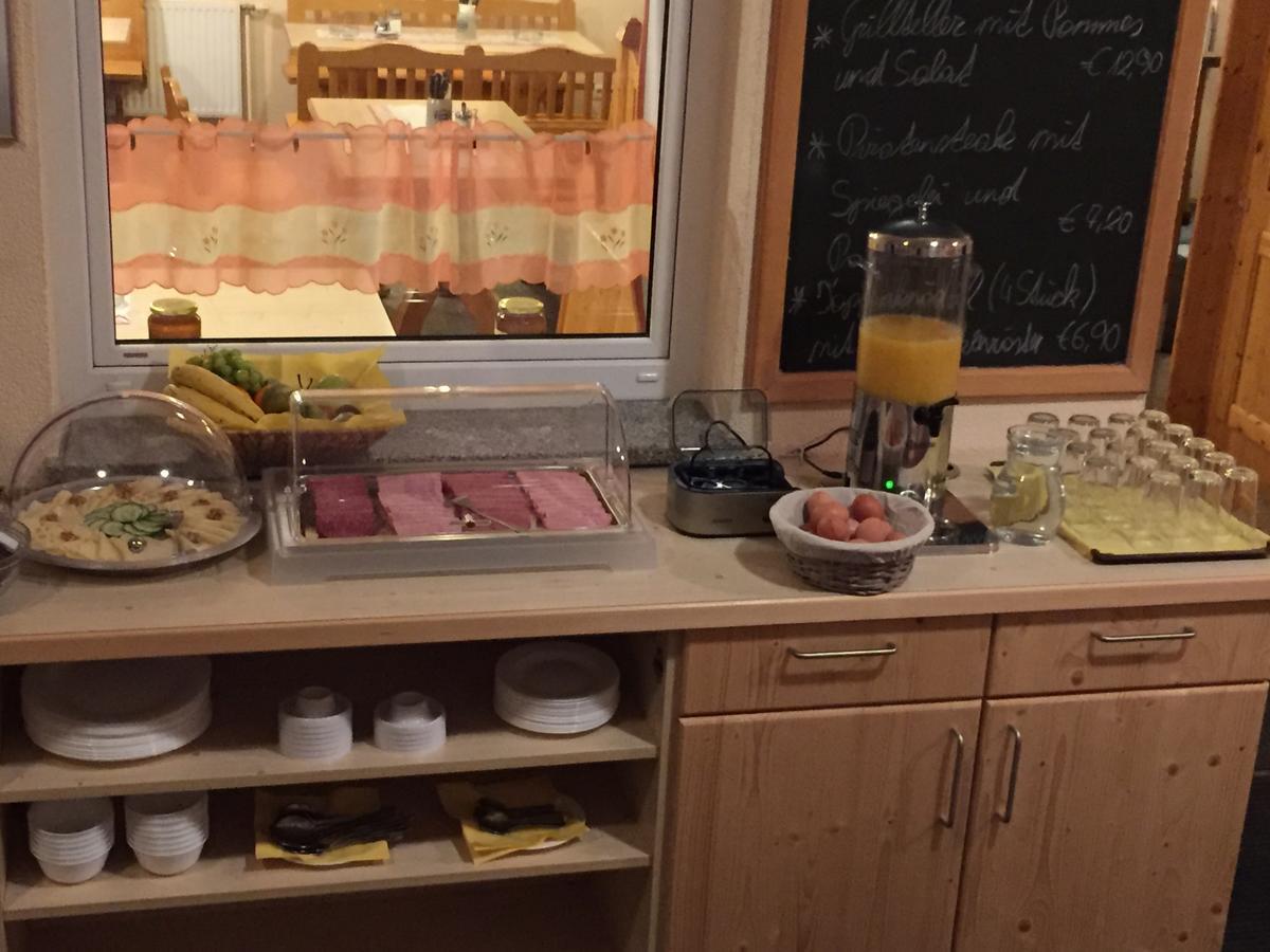 Schlafplatzl Hotel Marchtrenk Kültér fotó
